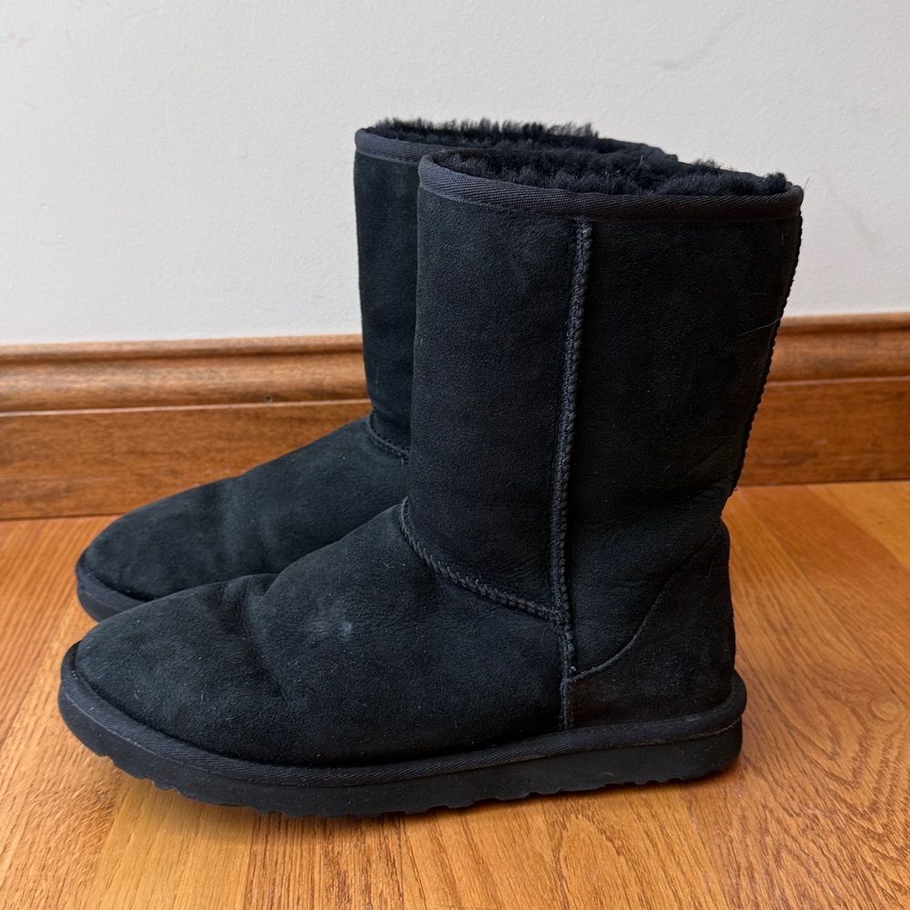 UGG Classic Short Black Pull On Boots Size 9 - Picture 5 of 13